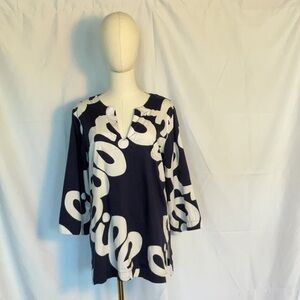 Lilly Pulitzer Logo tunic size M